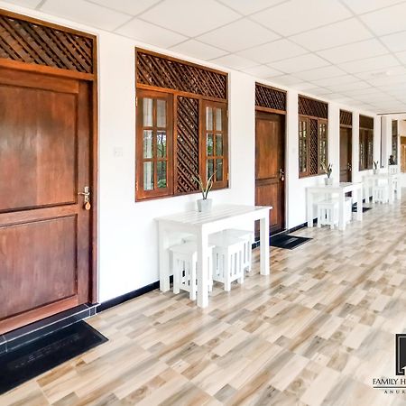Family Holiday Resort Anuradhapura Buitenkant foto