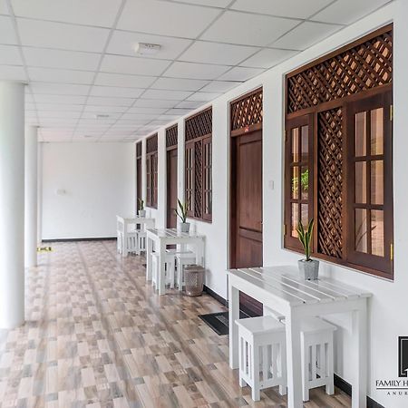 Family Holiday Resort Anuradhapura Buitenkant foto