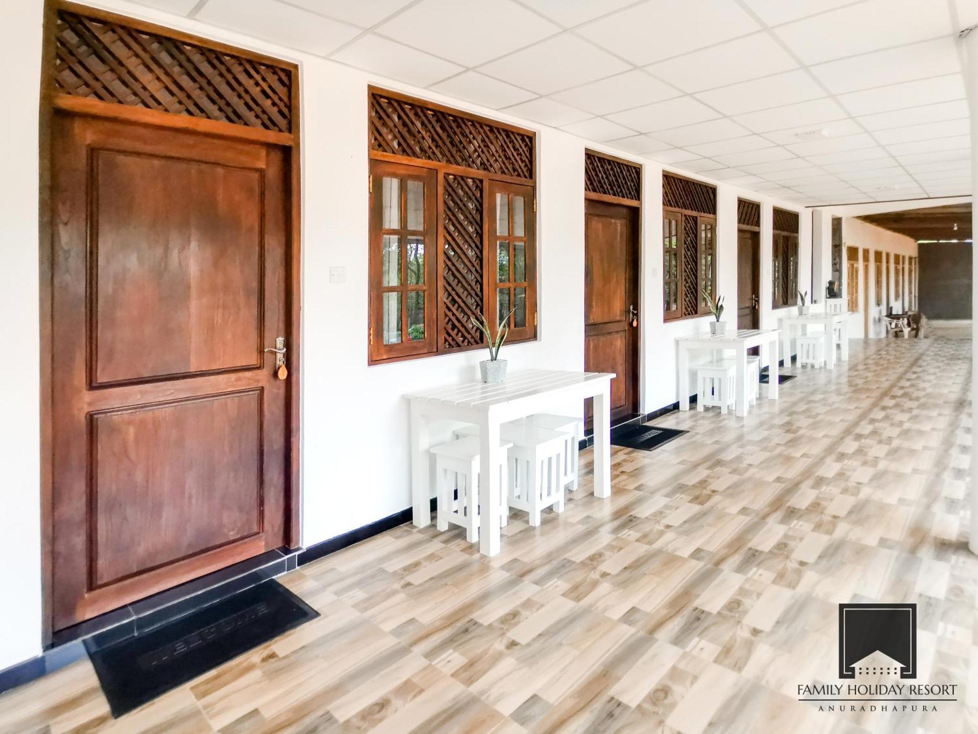 Family Holiday Resort Anuradhapura Buitenkant foto