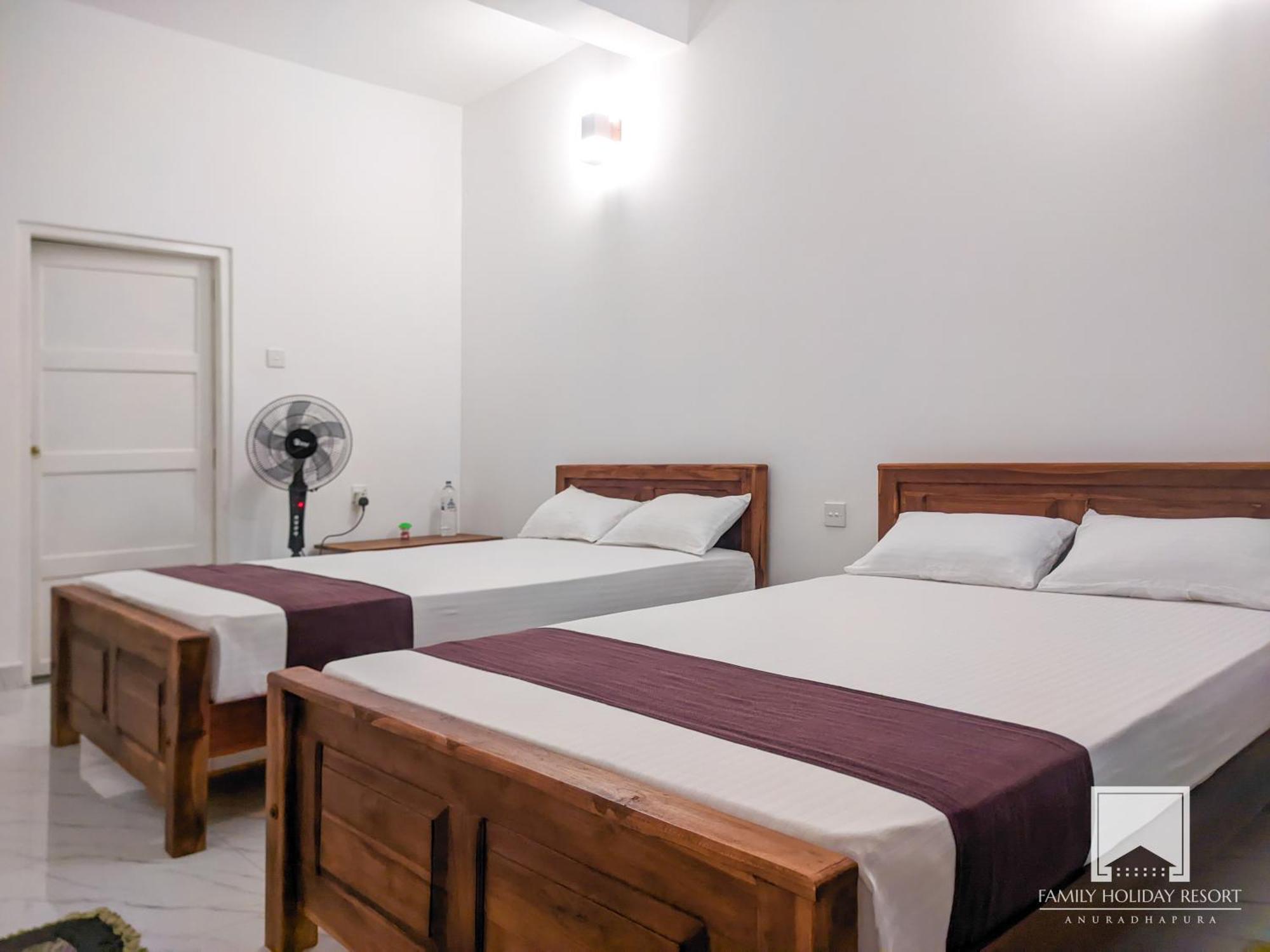 Family Holiday Resort Anuradhapura Buitenkant foto